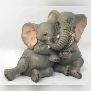 Vintage Castagna Elephants Figurine Snuggling Italy 1993